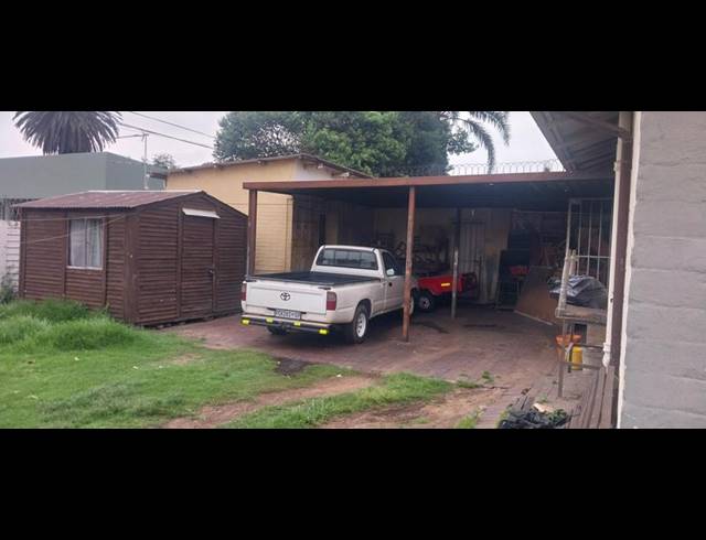 3 BEDROOM HOUSE FOR SALE IN WYCHWOOD